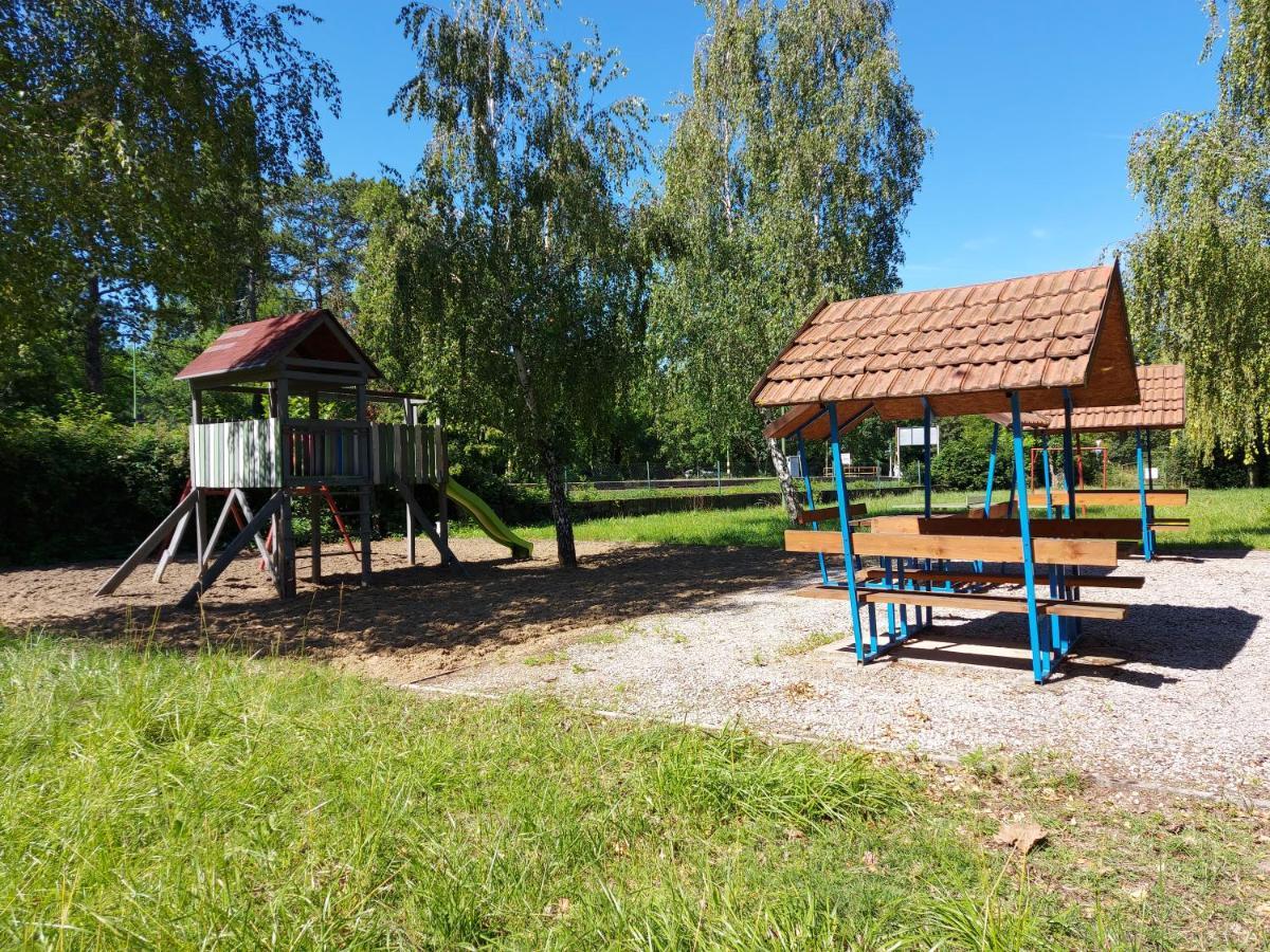 גיינסדיאס Tulipan Bungalow Camping Resort מראה חיצוני תמונה