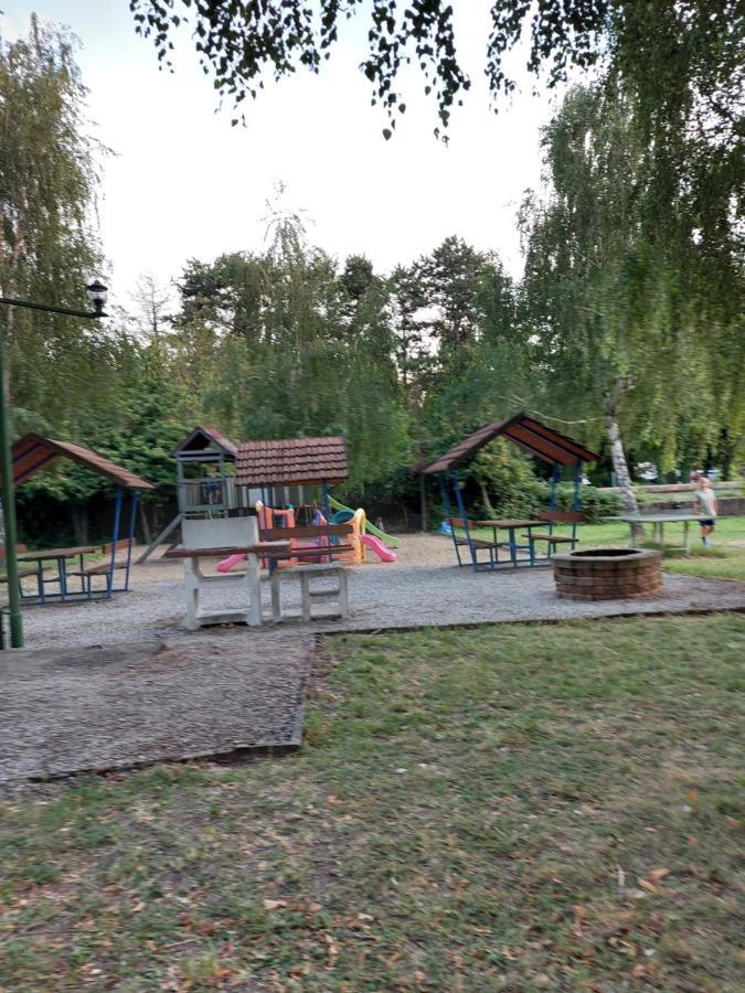 גיינסדיאס Tulipan Bungalow Camping Resort מראה חיצוני תמונה